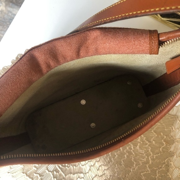 Dooney and Bourke bag - Picture 3 of 12